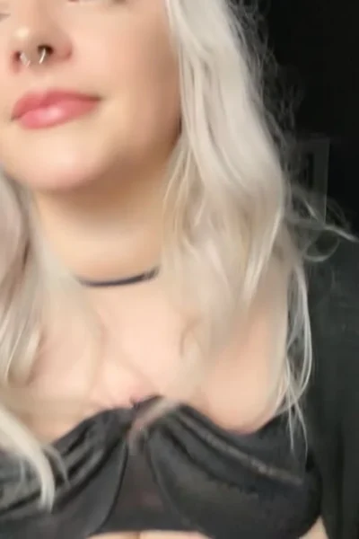 sexy model Whiptrax can’t stop rubbing her huge tits