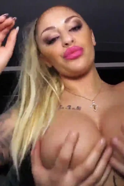 i love it when he put his hands on me