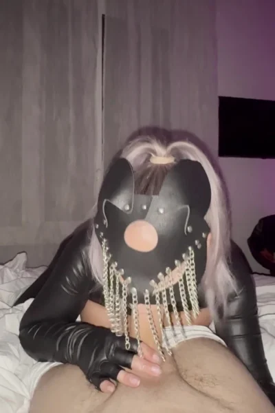 leaked onlyfans video Hayley Davies WITH A MASK