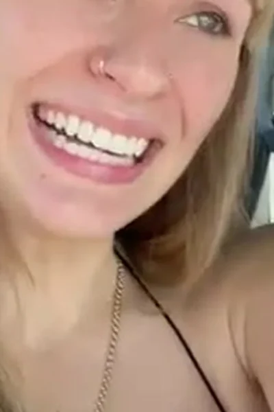 Angel Youngs car nude onlyfans leak