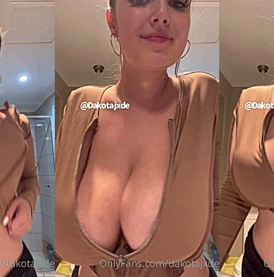 hot chick Dakota Jade couldnt help but show off her amazing body