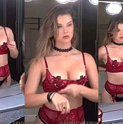 i took off my lingerie in the bathroom and show this bitches my sexy ass body