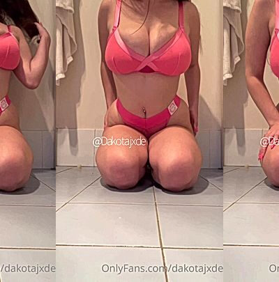 Dakota Jade shows her qmazing body in her nice looking bikini