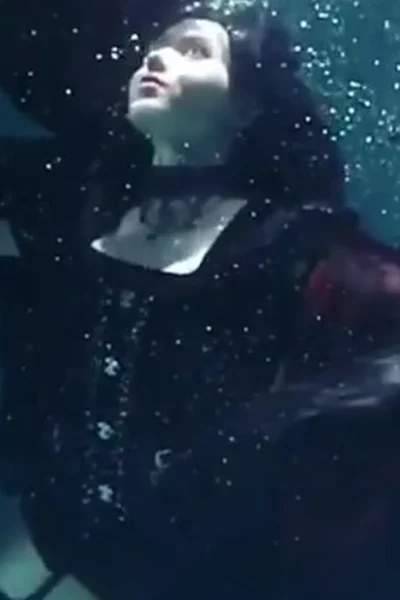 sexy onlyfans model Alina Beckerlooks good when she swim….wonder hwo she fucks in the pool