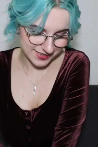 russian model tell you how it willl feel like to touch her(lyra crow)